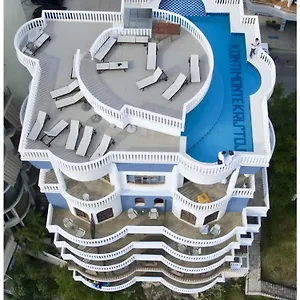 Monte Cristo With Rooftop Pool By Kanes Sarandë